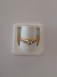 PIERŚCIONEK  ZŁOTY 585 2,6 g.]